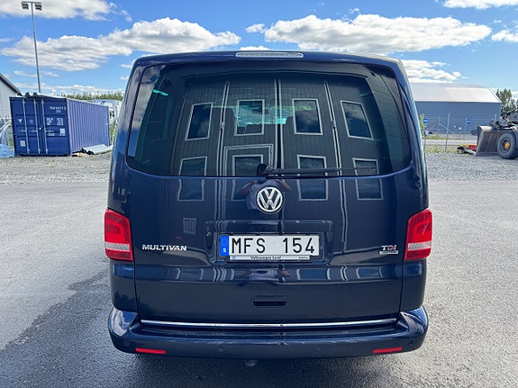 Volkswagen Multivan 4 of 27