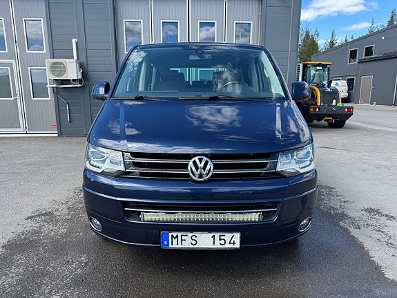 Volkswagen Multivan 8 of 27