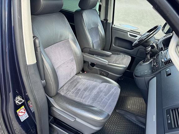 Volkswagen Multivan 14 of 27