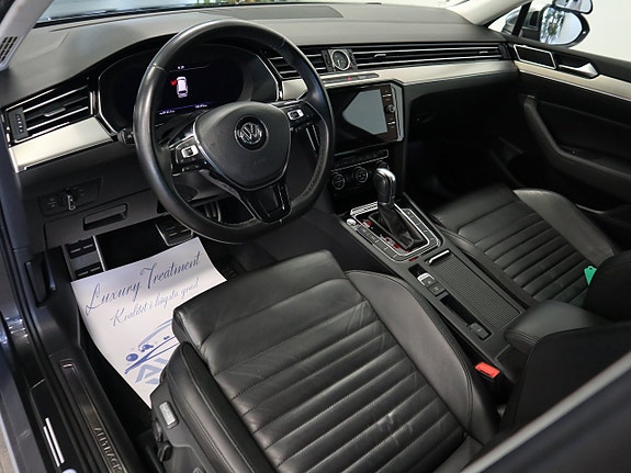 Volkswagen Passat Alltrack 6 of 12