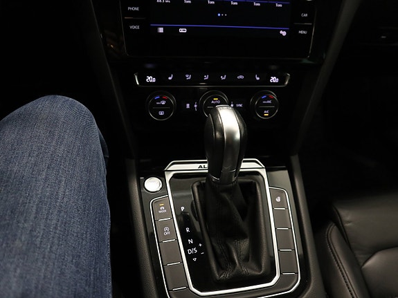 Volkswagen Passat Alltrack 9 of 12