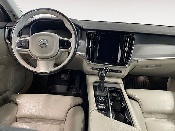 Volvo V90 10 of 22