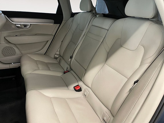 Volvo V90 14 of 22