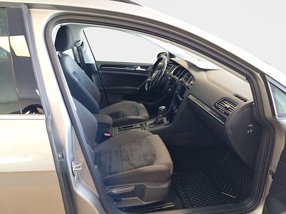 Volkswagen Golf VII 15 of 21