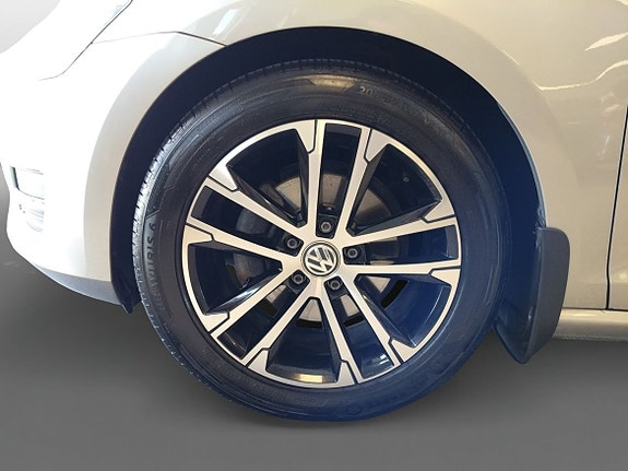 Volkswagen Golf VII 14 of 21