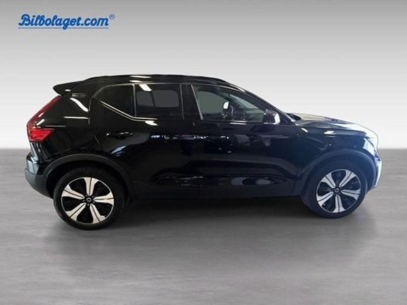 Volvo XC40 4 of 5