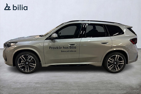 BMW iX1 2 of 5