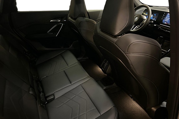 BMW iX1 15 of 22