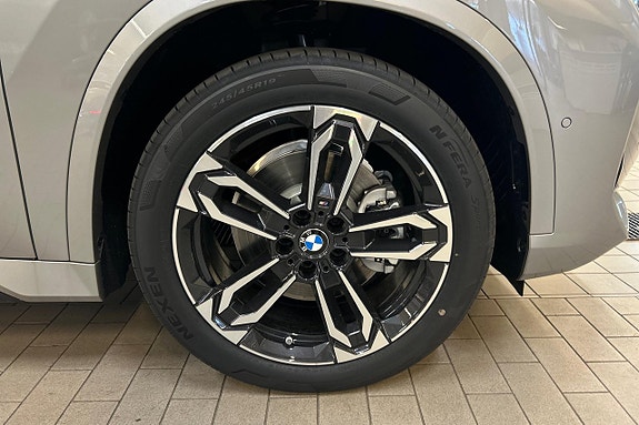 BMW iX1 16 of 22