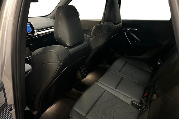 BMW iX1 14 of 22