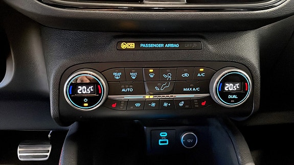 Ford Kuga 16 of 19