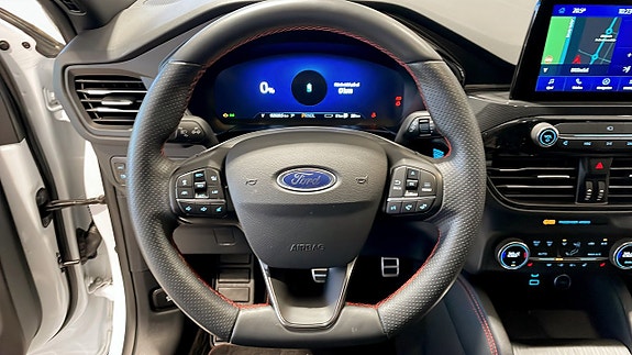 Ford Kuga 13 of 19