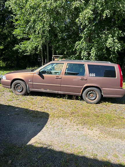 Volvo V70 7 of 8