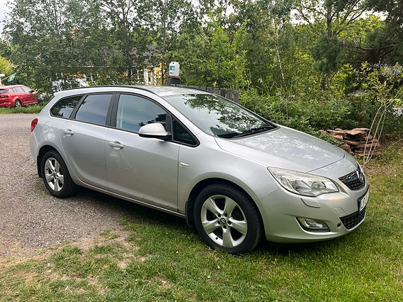 Opel Astra 2 of 5