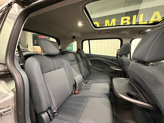 Ford Grand C-MAX 22 of 24