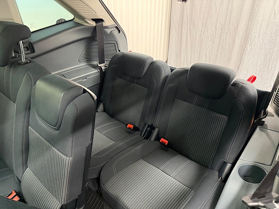Ford Grand C-MAX 20 of 24