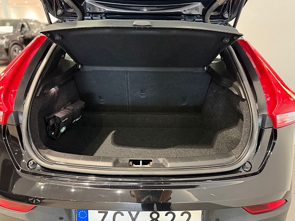 Volvo V40 Cross Country 4 of 12