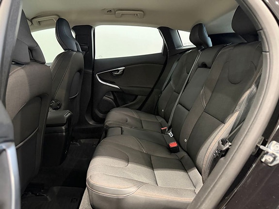 Volvo V40 Cross Country 9 of 12