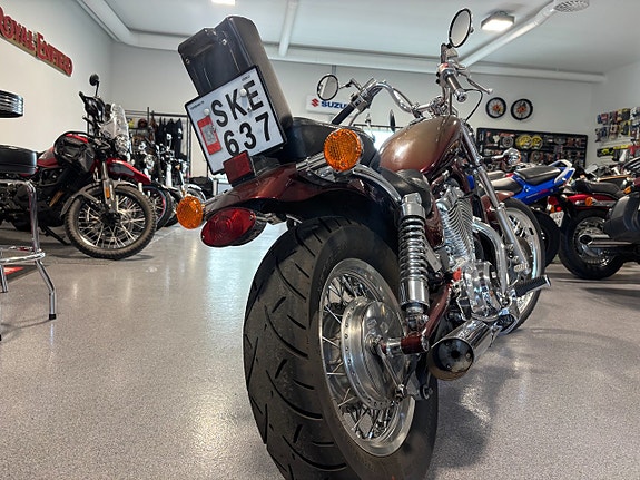 Suzuki VS 800 Intruder 3 of 4