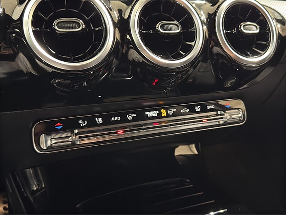 Mercedes-Benz A180 16 of 18