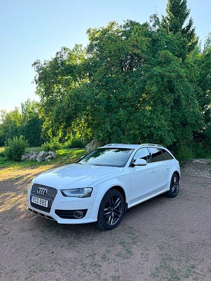 Audi A4 allroad 2 of 5