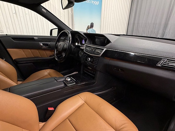 Mercedes-Benz E350 16 of 23