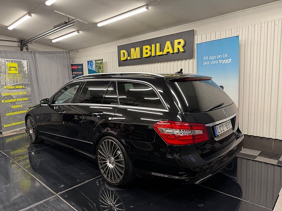 Mercedes-Benz E350 3 of 5