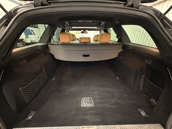 Mercedes-Benz E350 23 of 23