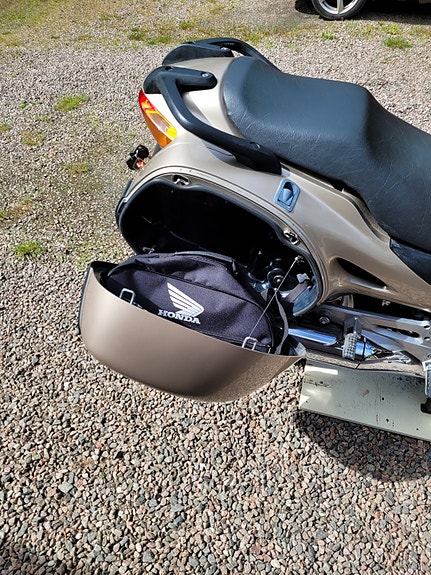 Honda NT650V Deauville 6 of 8