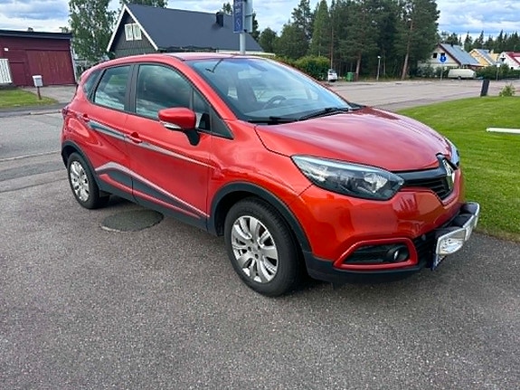 Renault Captur 2 of 5