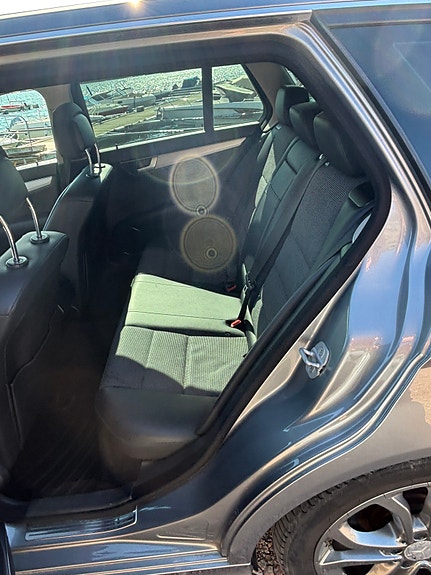 Mercedes-Benz C220 10 of 14