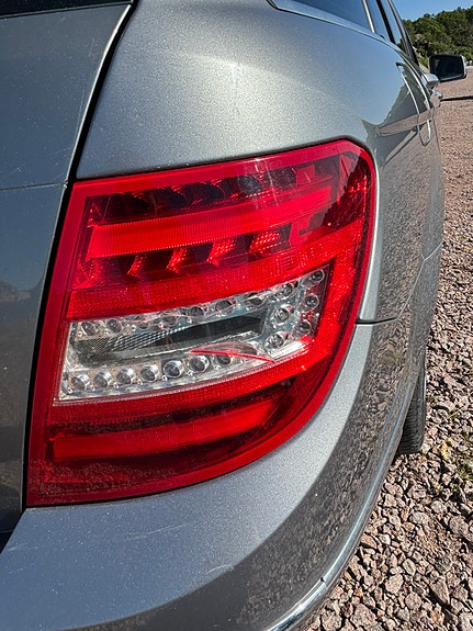 Mercedes-Benz C220 13 of 14