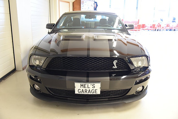 Ford Mustang 3 of 5