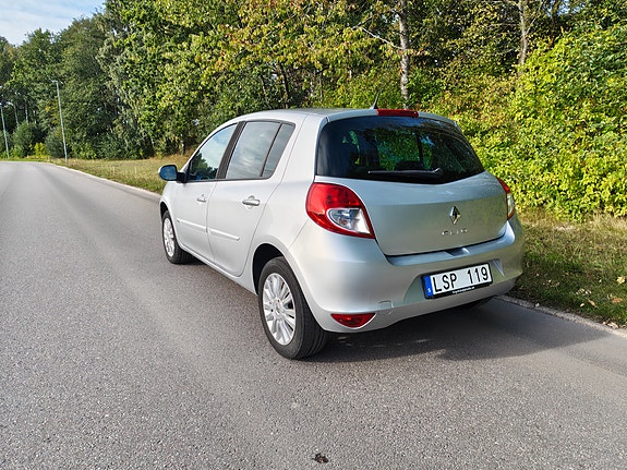 Renault Clio 2 of 5