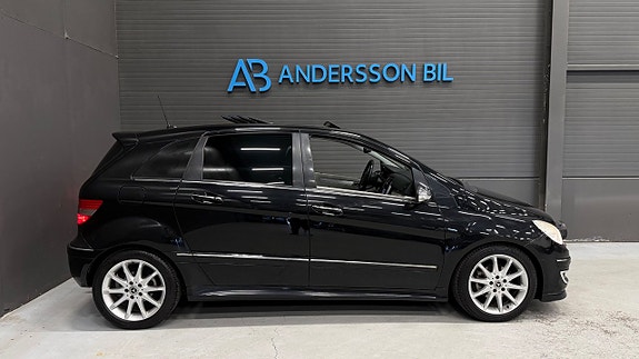 Mercedes-Benz B200 5 of 5