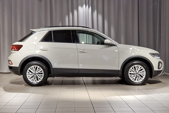 Volkswagen T-Roc 4 of 5