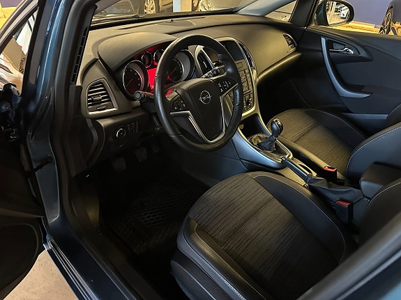 Opel Astra 6 of 17