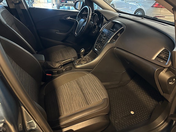 Opel Astra 11 of 17
