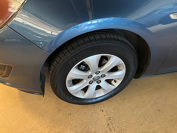 Opel Astra 3 of 5