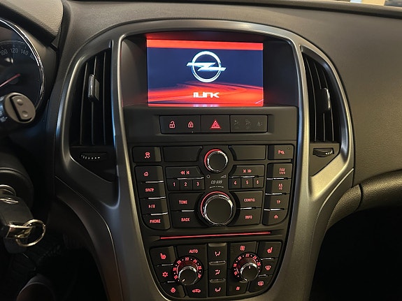 Opel Astra 8 of 17