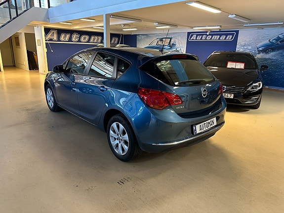 Opel Astra 12 of 17