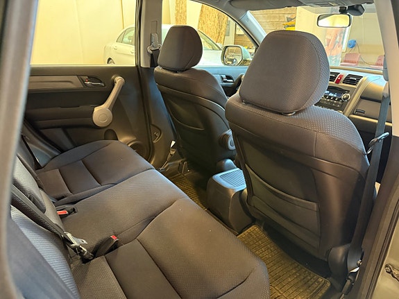 Honda CR-V 7 of 14