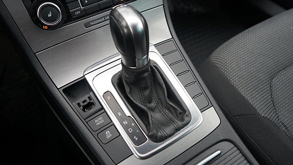 Volkswagen Passat 16 of 26