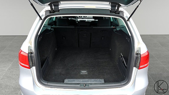 Volkswagen Passat 25 of 26