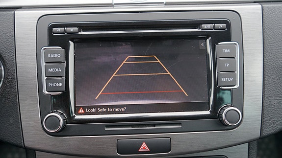 Volkswagen Passat 14 of 26