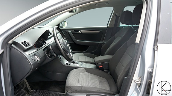 Volkswagen Passat 4 of 26