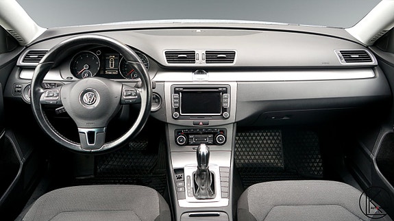 Volkswagen Passat 6 of 26