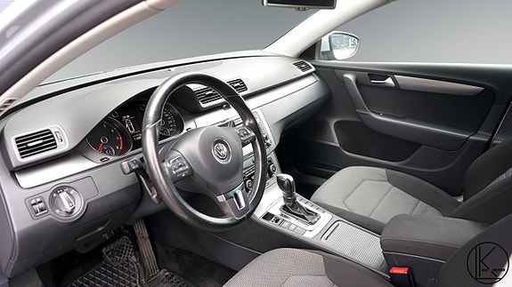 Volkswagen Passat 5 of 26