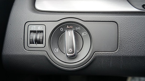 Volkswagen Passat 17 of 26