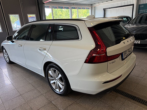 Volvo V60 3 of 17